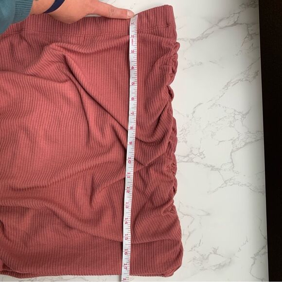 Sundry For Evereve Womens Soleil Ruched Ribbed Mini Skirt Mauve Pink | Medium - Picture 4 of 6